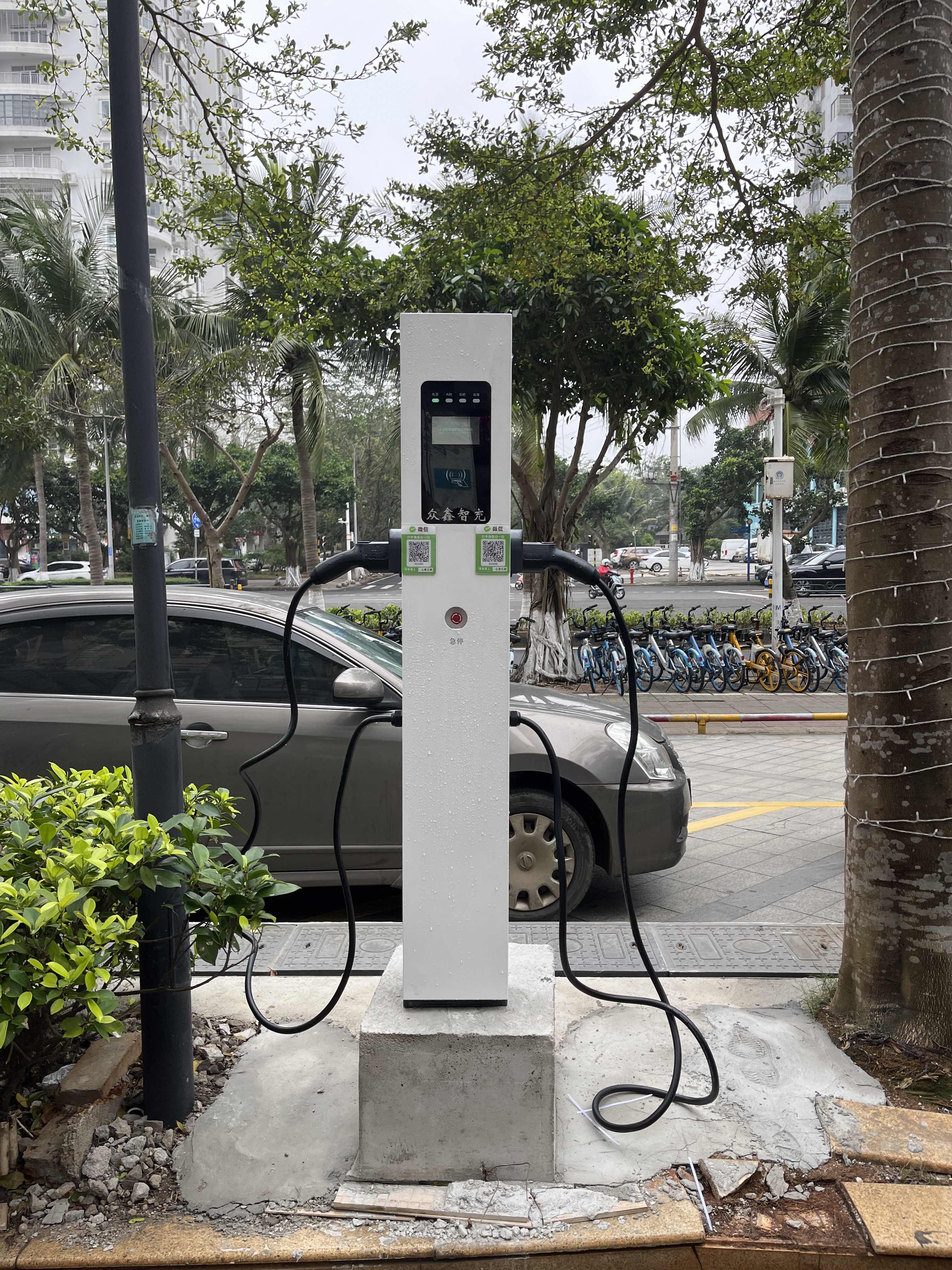 海口皇冠世纪豪门汽车交流桩