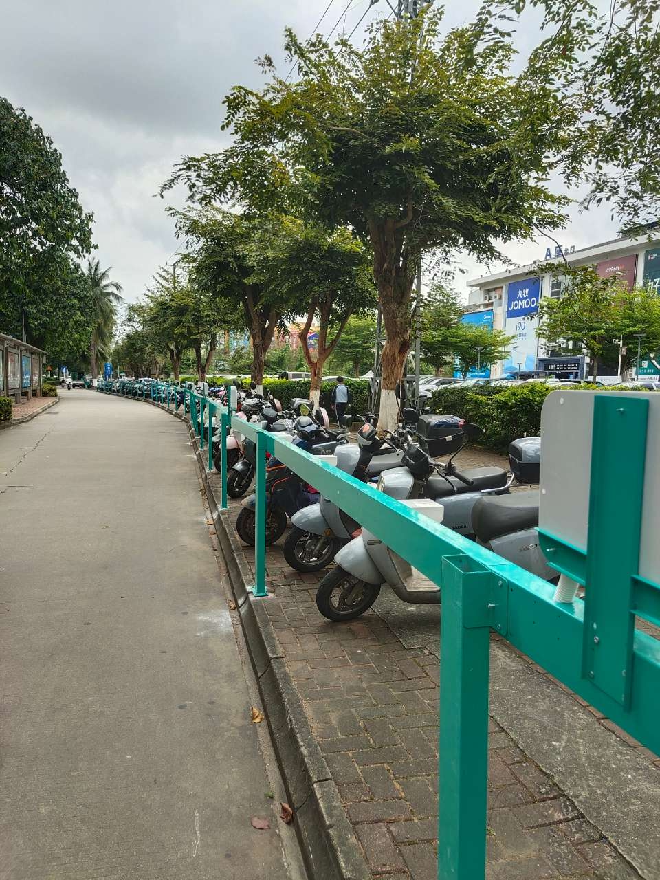 海口金盘万佳广场